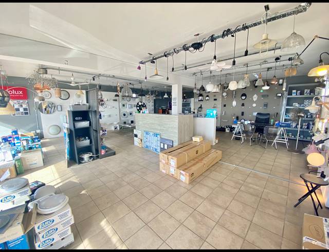 120M² BUSINESS FOR SALE IN VOORBAAI